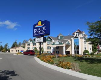 Bayside Hotel of Mackinac - Mackinaw City - Rakennus
