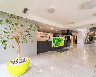 Hotel Alibaba - Humenné - Lobby