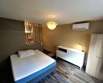 Tahiti - Urban Maohi Cottage - Papeete - Bedroom