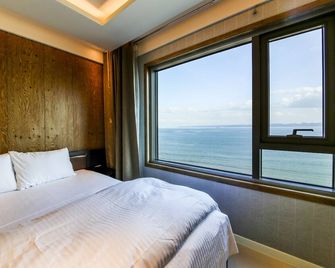 Win Hotel - Pohang - Bedroom