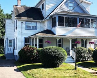 Walk To Downtown & Seaport! - Stonington - Building