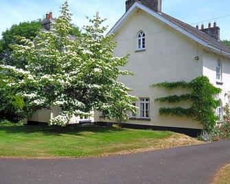 St Michaels House - Crediton - Edificio