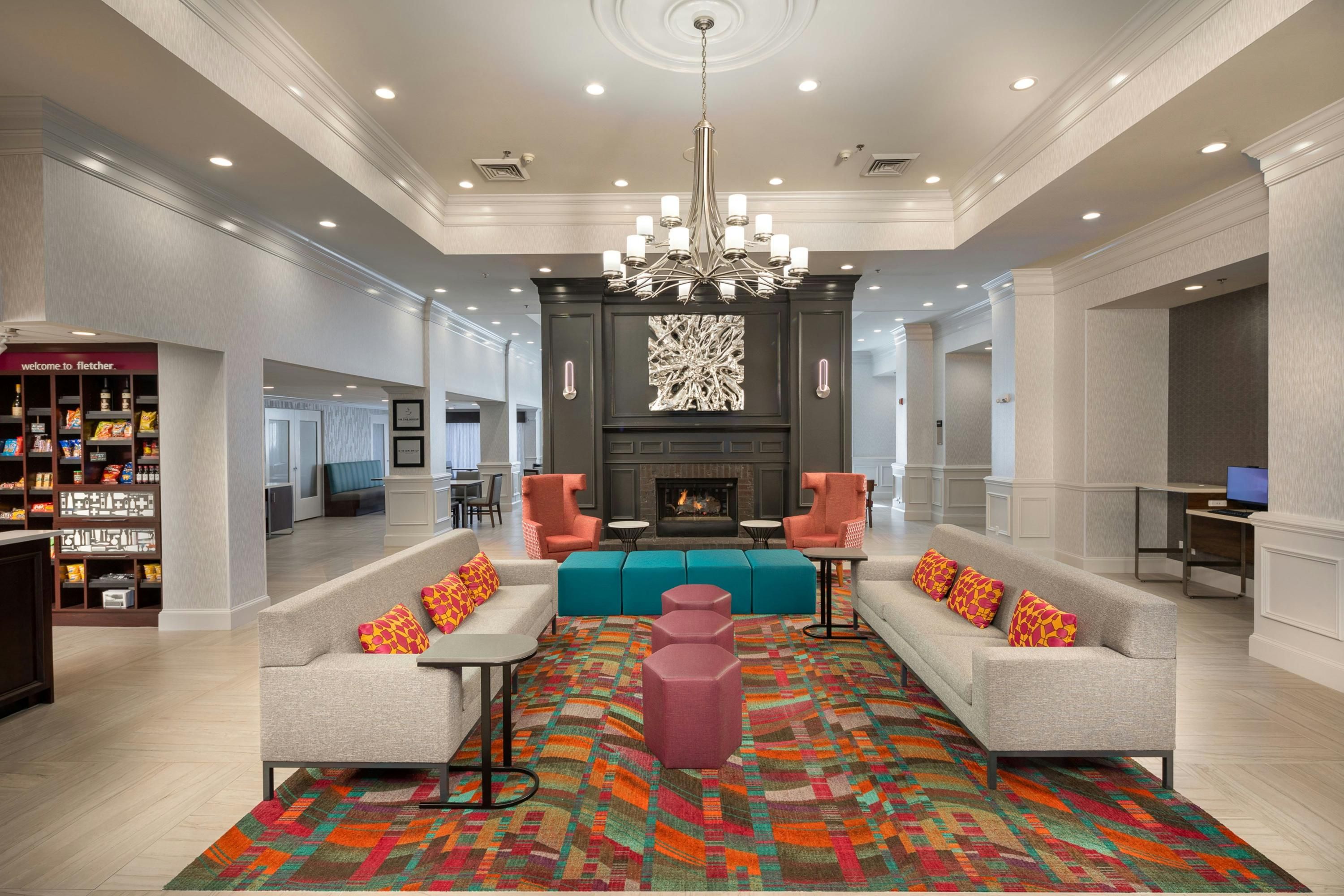 Hampton Inn & Suites Asheville Airport - Fletcher - Лаунж