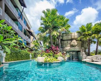 Maikhao Palm Beach Resort (Sha Plus+) - Mai Khao - Piscina
