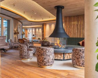 Ferienhotel Sonnenhof - צל אם צילר - טרקלין