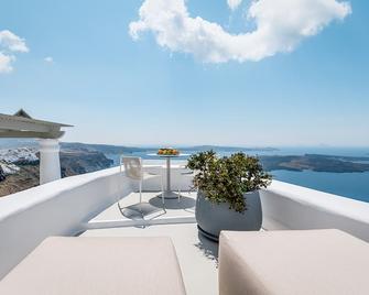 Iconic Santorini, a Boutique Cave Hotel by Sandglass - אימרוויגלי - מרפסת