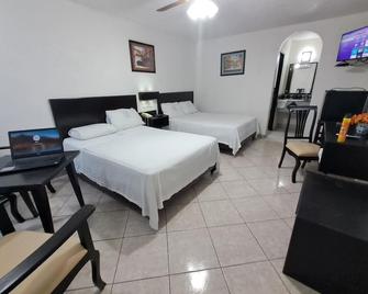 Hotel de Mexico - Matamoros - Bedroom