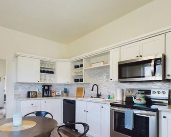 Historic Ranch Home on 5 acres - Cody - Küche