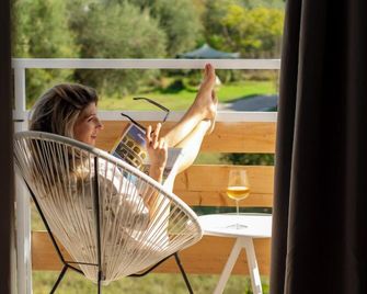 Olive Grove Suites Boutique Hotel - Moraitika - Balkon