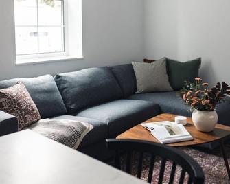 The Brickworks - Kaslo - Living room