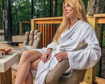 Forest Springs Resort - Eureka Springs