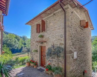 Beautiful Home In Caprese Michelangelo - Caprese Michelangelo - Buiten zicht