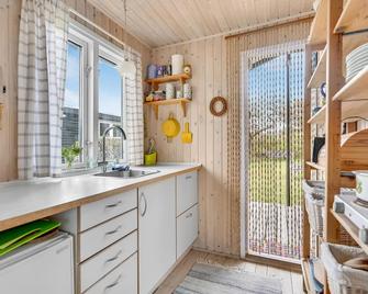 Cozy home in Skanderborg with kitchen - Skanderborg - Keuken
