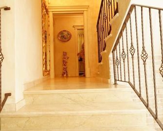 Villa Giulia - Gragnola - Escaleras
