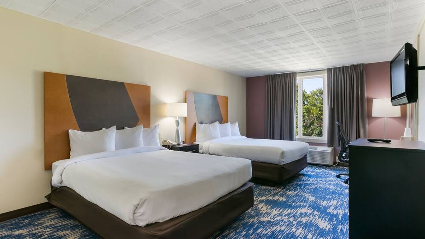 Eisenhower Hotel & Conference Center