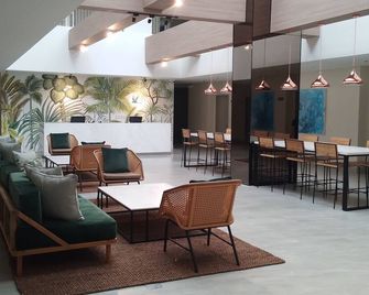Primeway Suites Cebu - Cebu City - Front desk