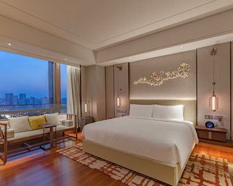 Hualuxe Hotels And Resorts Beijing Xinan - Beijing - Bedroom