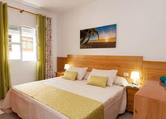 Apartamentos Kasa - Las Palmas de Gran Canaria - Bedroom