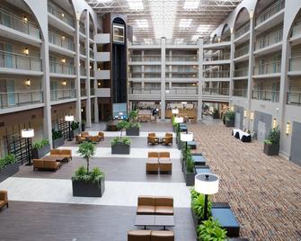 Embassy Suites by Hilton Seattle Bellevue - בלביו - לובי