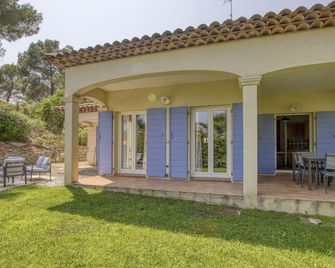Villa Le Puit des Oliviers I by Interhome - La Cadière-d'Azur - Patio