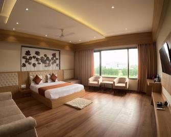 hotel 9 coin - Shirdi - Yatak Odası