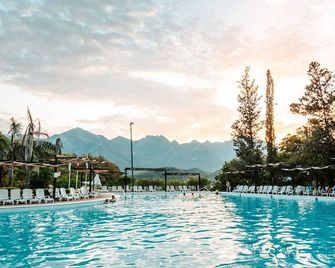 Bahia Escondida - Santiago - Alberca