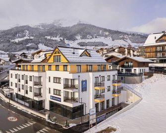 Fiss Suites By Alps Resorts - Fiss - Building