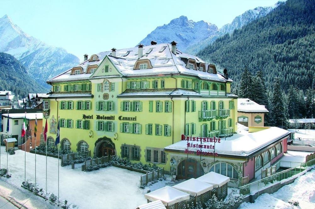 Hotel Dolomiti Schloss - קאנאזיי - בניין