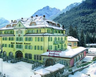 Hotel Dolomiti Schloss - Canazei - Building
