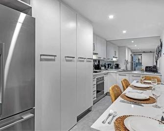 Kozyguru / Waterloo / Studio + Parking / Nwa189 - Sydney - Kitchen