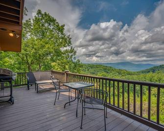 Tranquility Cabin With Mountain Views Pe - Saluda - Balcony