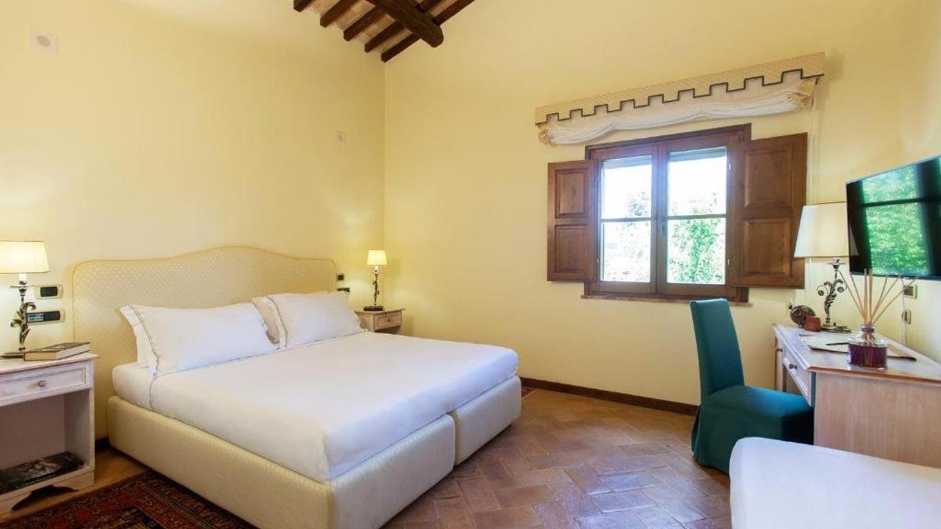 Sovana Hotel & Resort