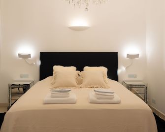 The White Knight Premium Boutique Hotel - Għajnsielem - Schlafzimmer