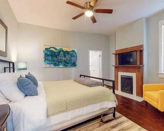 Luxury in town condo that feels like home - Atlanta - Habitación