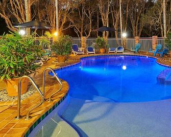 Glen Villa Resort - ביירון ביי - בריכה