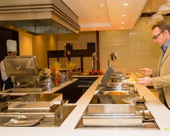 Holiday Inn Yanbu by IHG - Yanbu - Restaurant