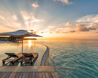 Hurawalhi Island Resort - Komandoo (Lhaviyani) - Pool