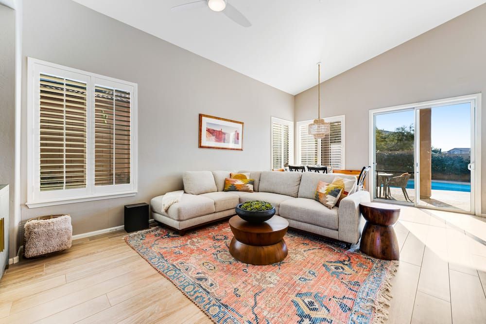 Roy Rogers Poolhouse - קייב קריק - סלון