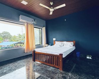 Lopez Paradise - Honnavar - Kumta - Bedroom