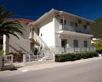 Savinos Rooms - Vasiliki - Gebäude