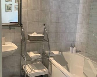 Chambres d'hôtes Maison Redon - Bouzies - Baño