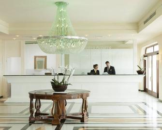 Nastro Azzurro Resort - Piano di Sorrento - Front desk