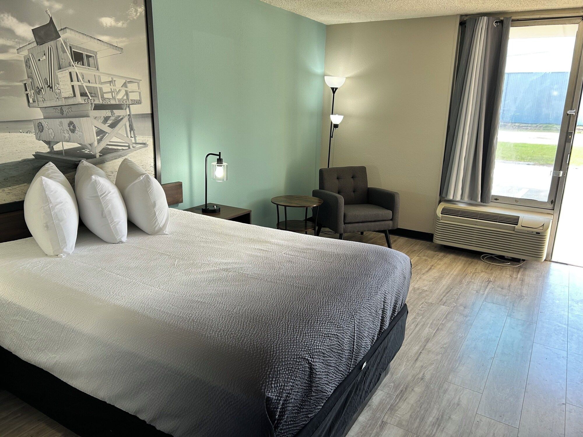 Super 8 by Wyndham Ocala I-75 thumbnail 3