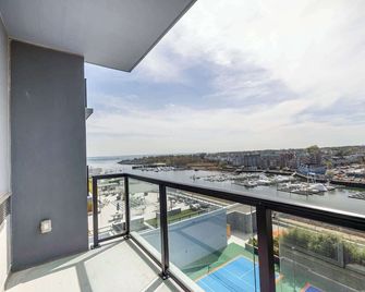 Gorgeous Apt w Harbor Views & Gym - Stamford - Varanda