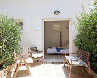 Coru e Mari - Pula - Patio