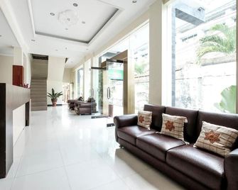 Malioboro Garden Hotel Yogyakarta - Yogyakarta - Lobby