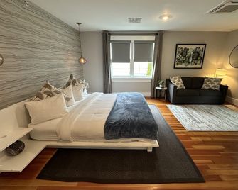 Entire Modern 7 Unit 7 Bath Boutique Inn - Newport