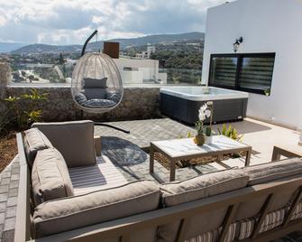 Beach Walk Luxury Suites - Agios Nikolaos - Balcony