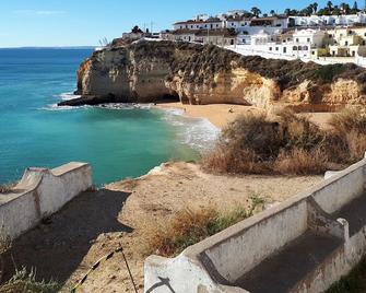 Lovelystay - Casa Palmeira Azul - Praia do Carvoeiro - Pláž