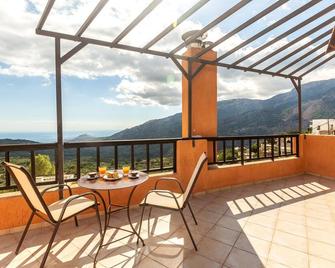 Mala Villa - Males - Balcony
